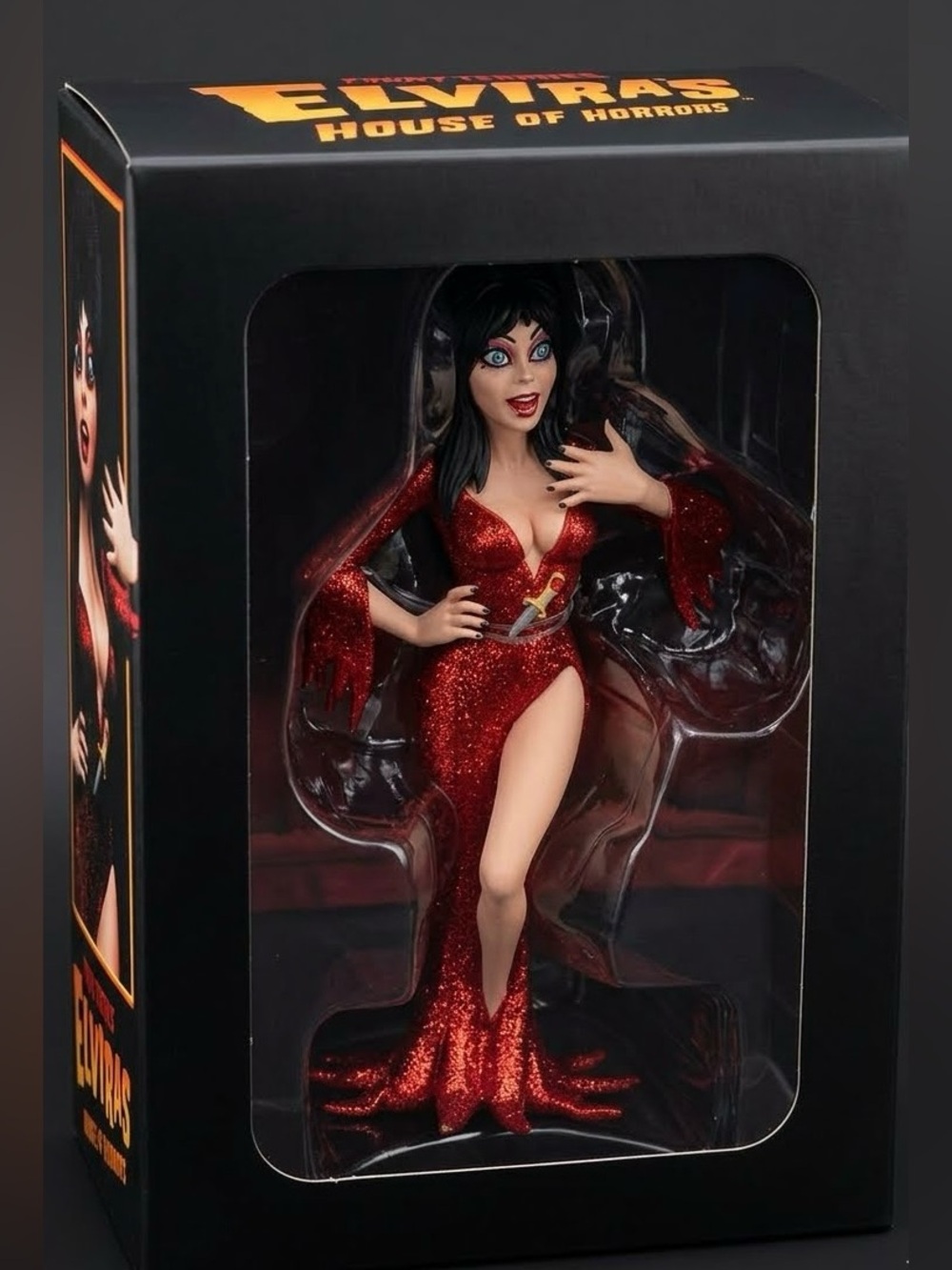 NECA Toony Terrors Elvira’s House of Horrors Figure Mistress of the Dark Elvira